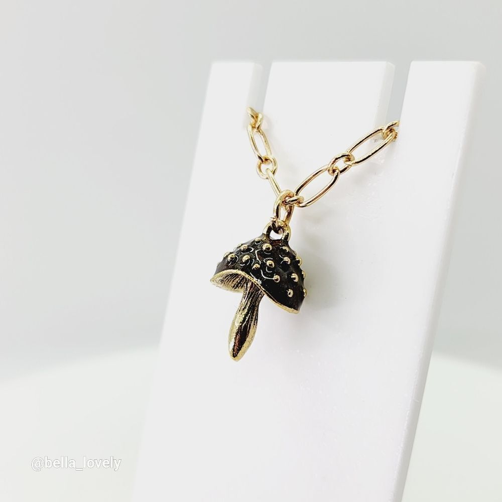 Cottagcore Spotted Mushroom 🍄 Spring Brown Gold Toned Adjustable Necklace - Picture 5 of 6
